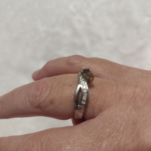 Ring - Picture 2 of 5